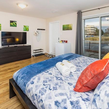 Modern Studio W King Bed - Central Ottawa Luaran gambar