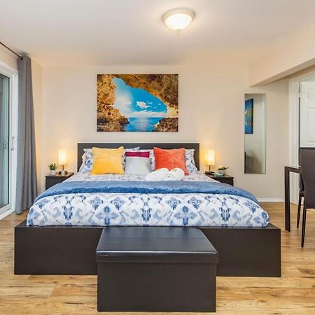 Modern Studio W King Bed - Central Ottawa Luaran gambar