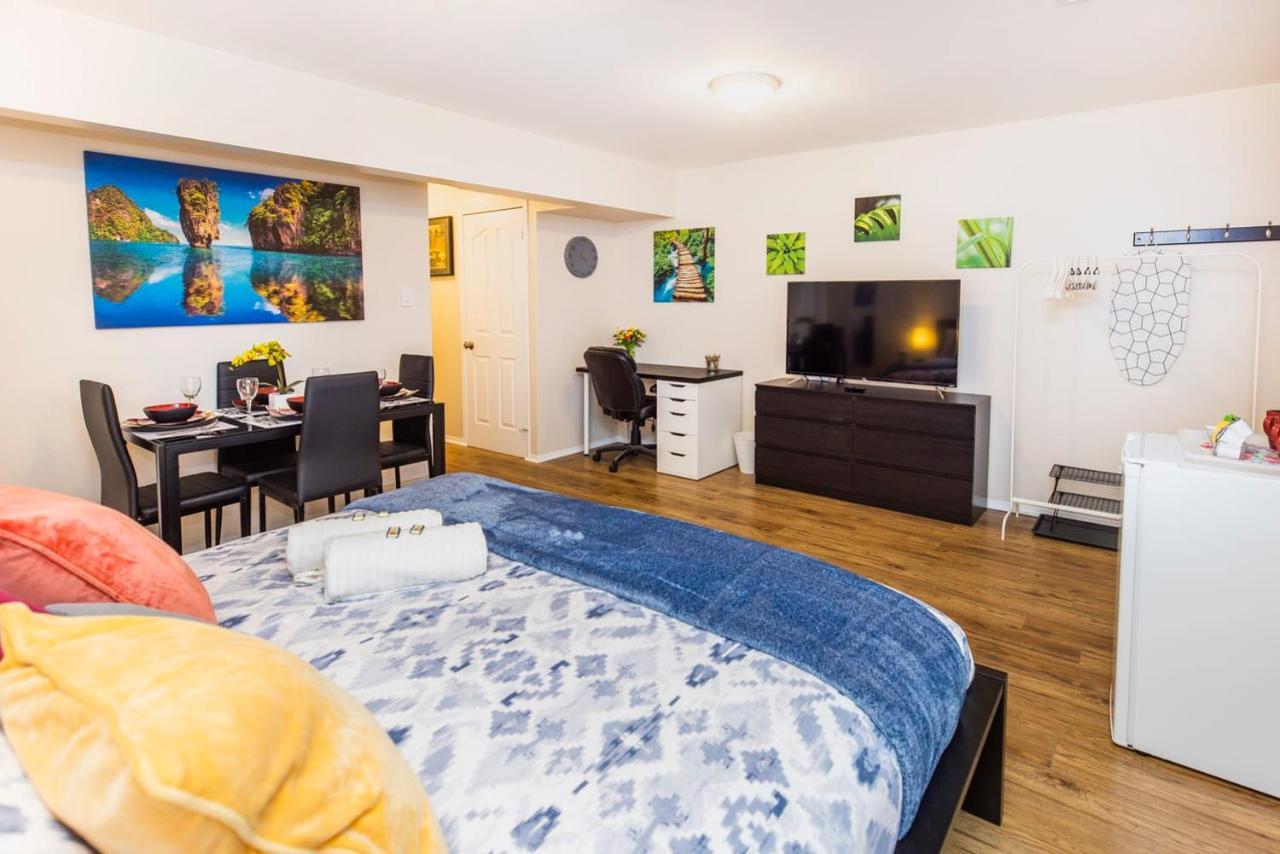 Modern Studio W King Bed - Central Ottawa Luaran gambar