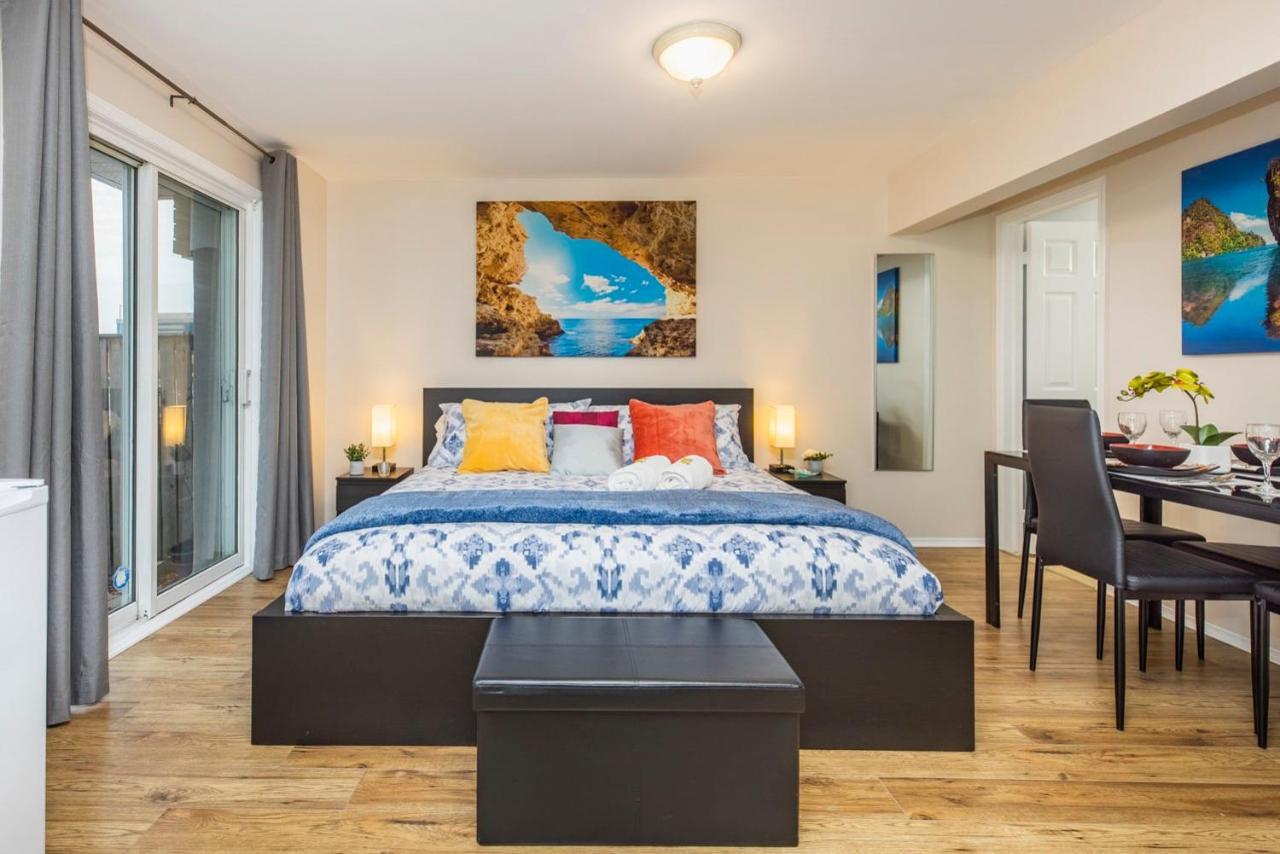 Modern Studio W King Bed - Central Ottawa Luaran gambar